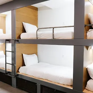 Cwtsh Hostal