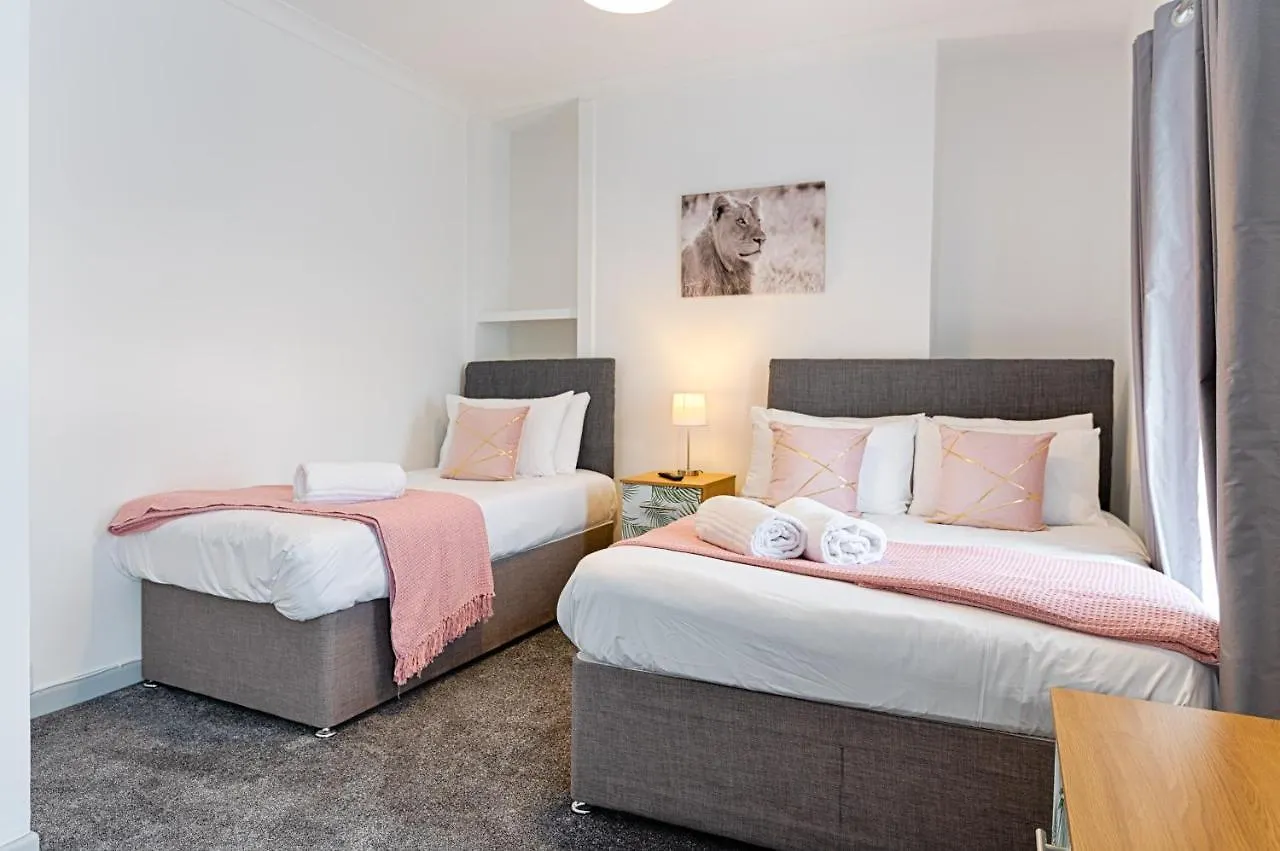 City Centre, Parking, Smart Tv'S In All Rooms